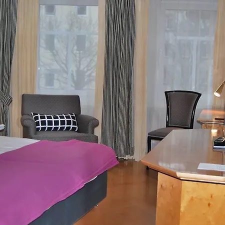 Waldhorn Hotel 3*