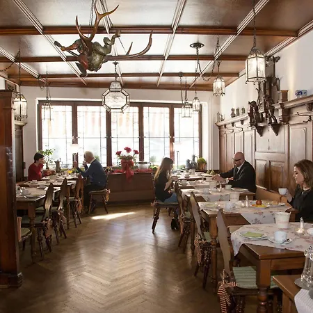 Waldhorn Hotel 3*