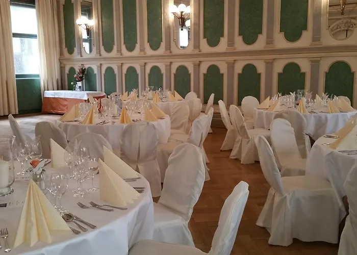 מלון Waldhorn 3*