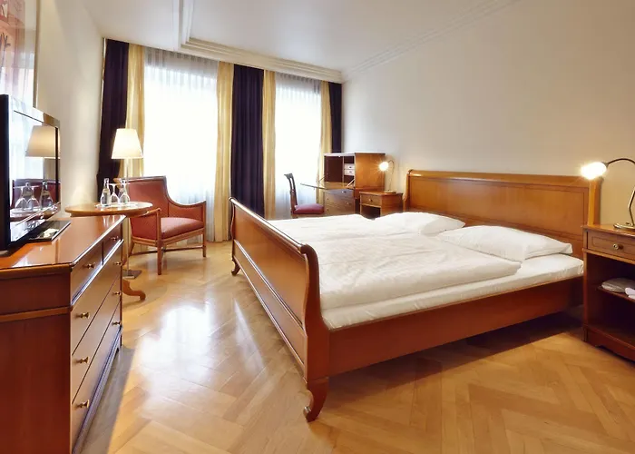 Waldhorn Hotell 3*